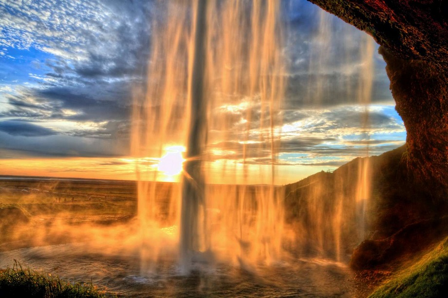 Фотообои De-Art  Водопад в Исландии V4-028
